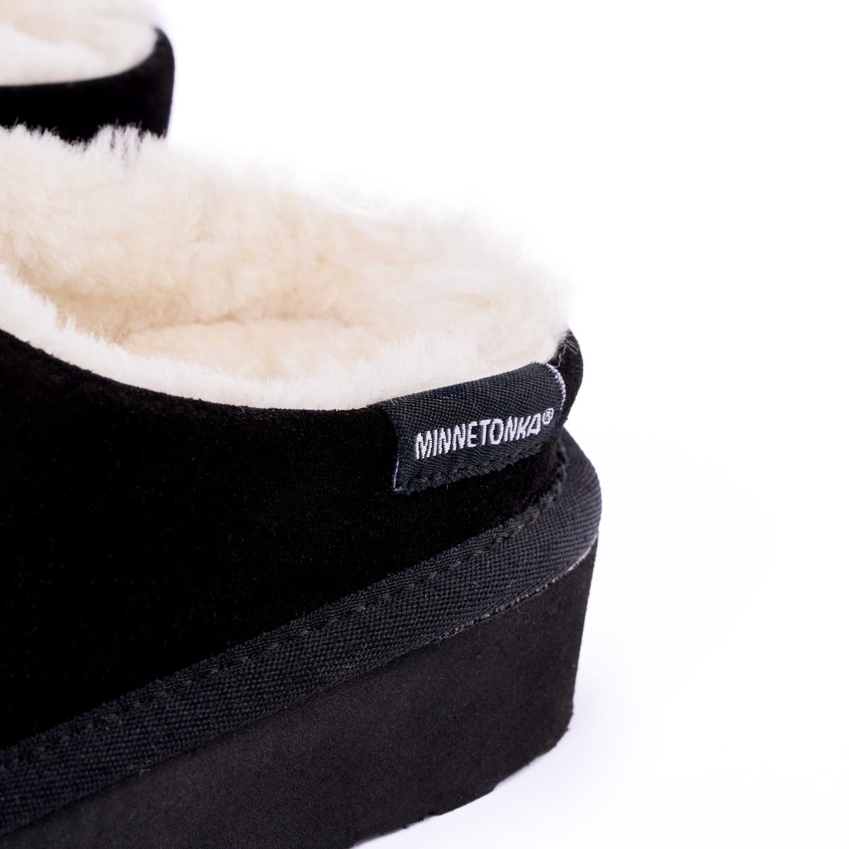 Minnetonka Coze Around Clog