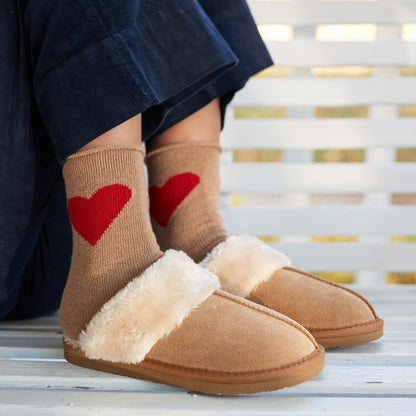 Minnetonka Chesney - Wide Sizes