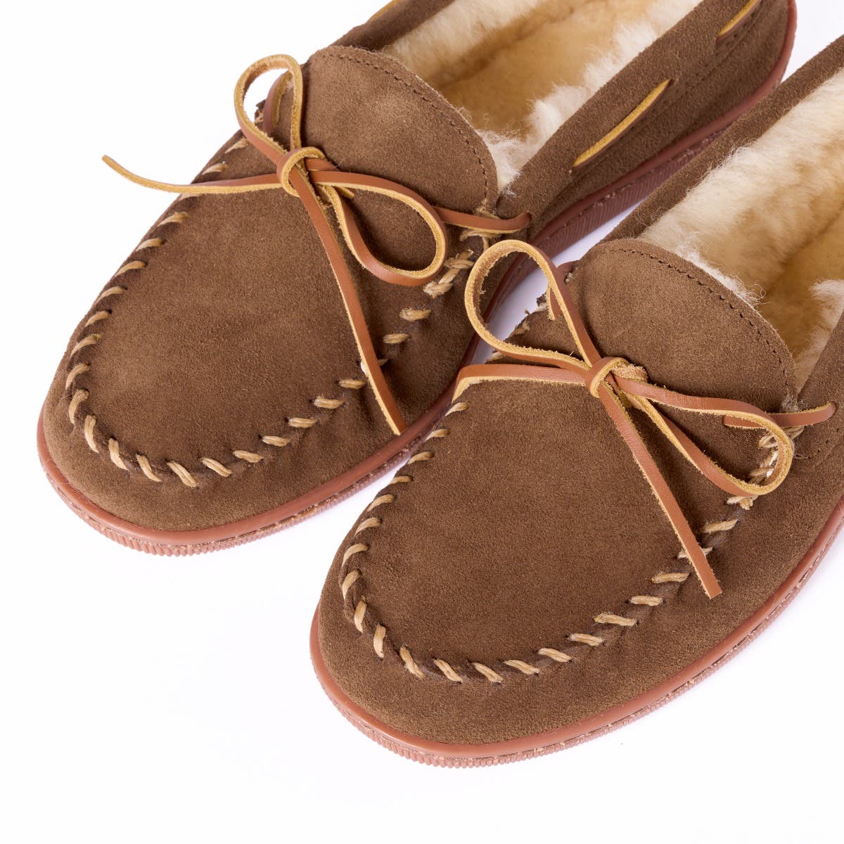Minnetonka Men's Sheepskin Hardsole Slipper