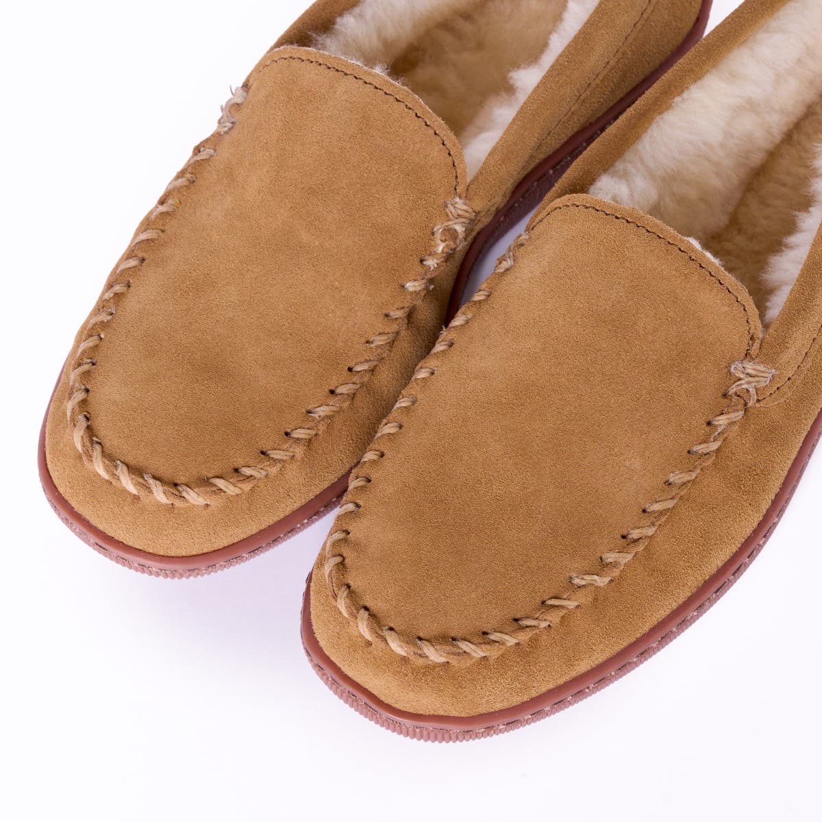 Minnetonka Sheepskin Hardsole Venetian