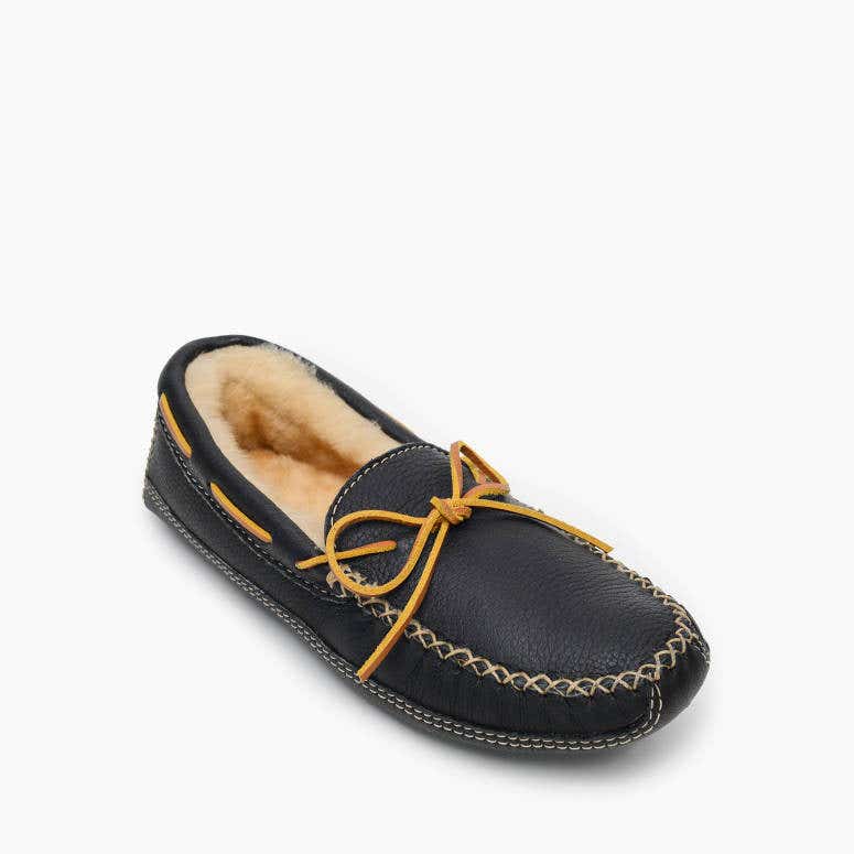 Minnetonka Sheepskin Moose Slipper