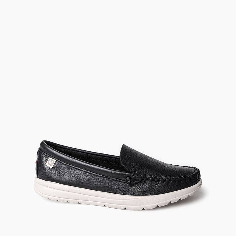 Minnetonka Women's Discover Deerskin